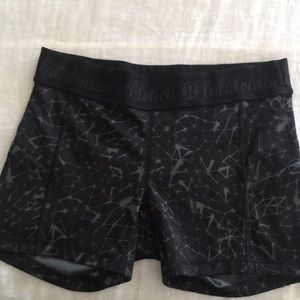 Lululemon shorts black size 8